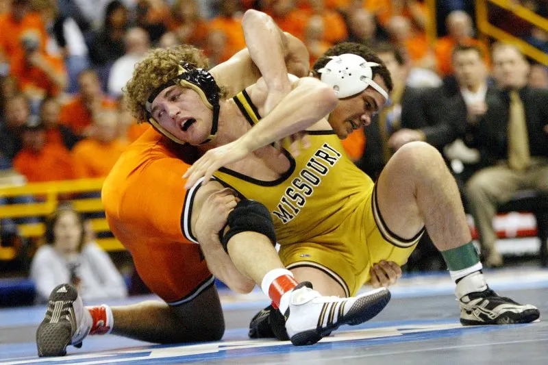 Wrestler Mom Former wrestling champion Ben Askren may need lung transplant wife says